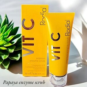 Rodial Vit C Papaya Enzyme Scrub